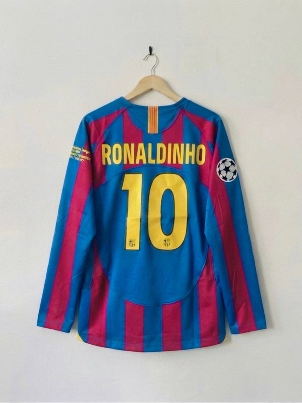 Ronaldinho #10 Barcelona 2006 Home Jersey Long Sleeve